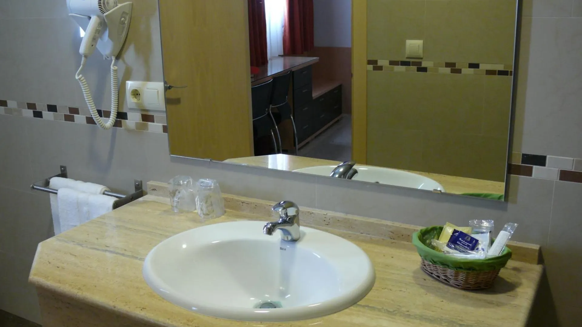 Hostal Albero By Eme Hoteles Sanlucar la Mayor Spain